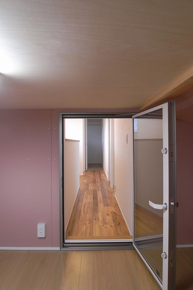 大容量の小屋根収納