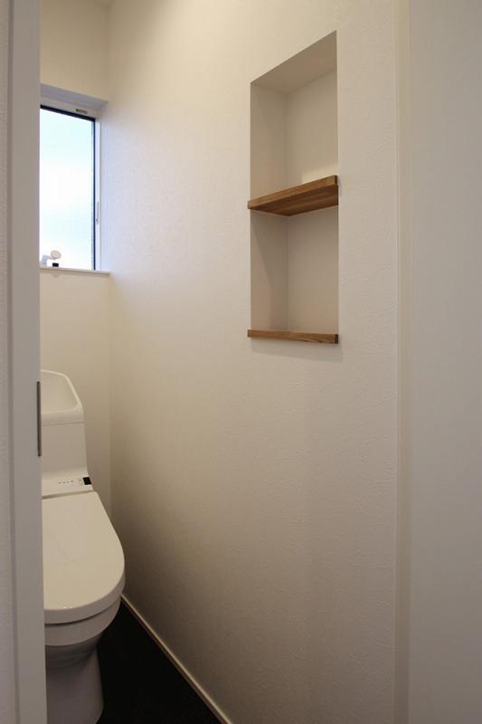 2階トイレのニッチ　　 