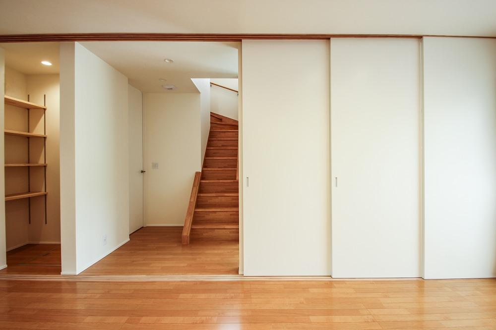 建具を閉めると和室は個室に