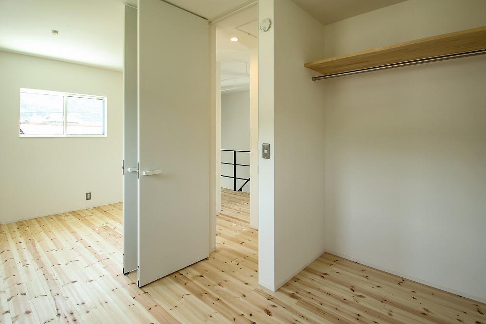 子供部屋は2部屋に仕切ることができる
