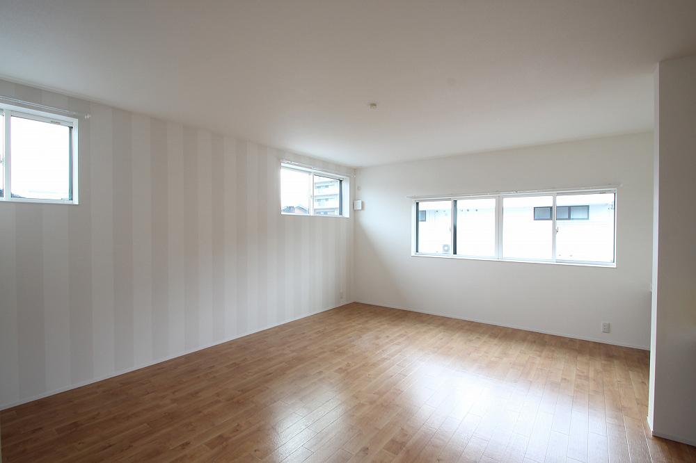 子供部屋は明るく広々！