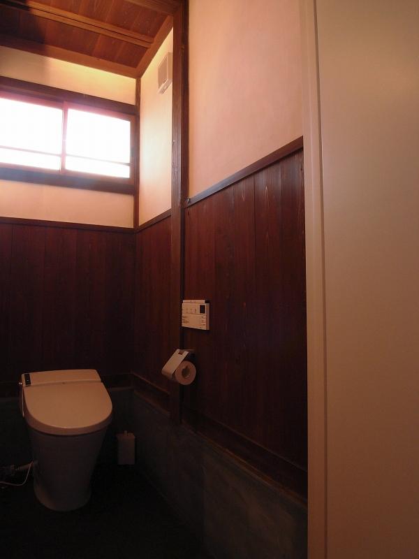 小窓・天井・腰壁はそのまま活用