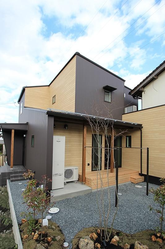 洗面室の外に物干しがある楽々家事動線