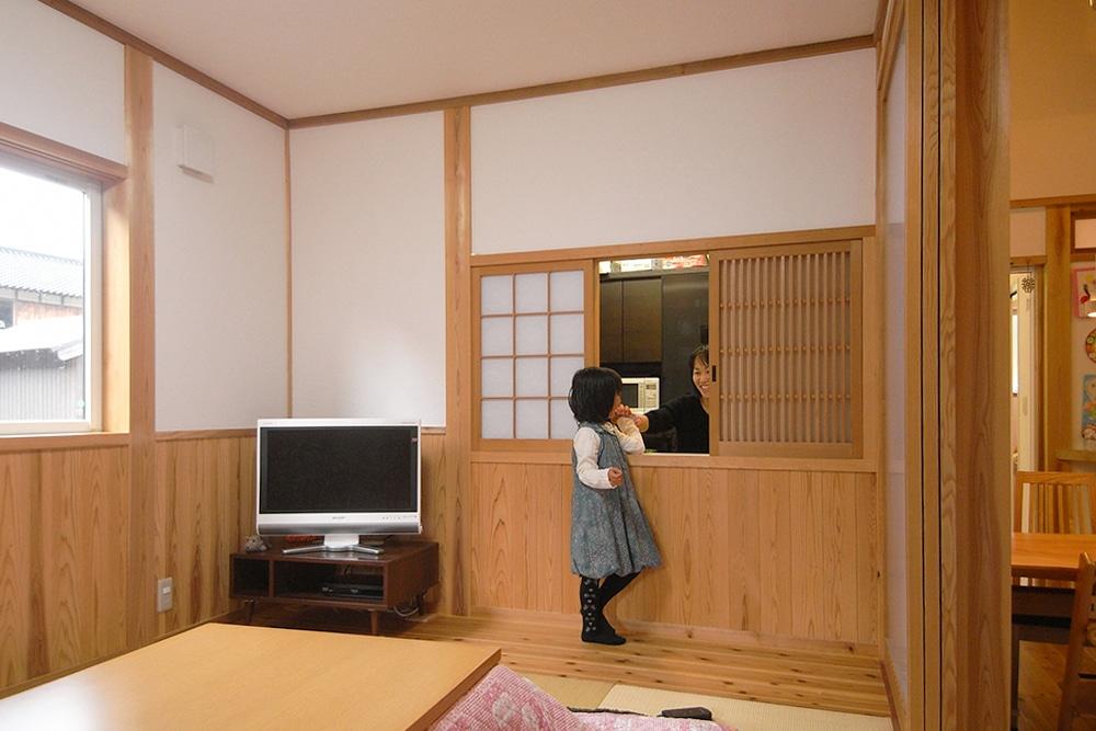 キッチンにいるお母さんとお話できます