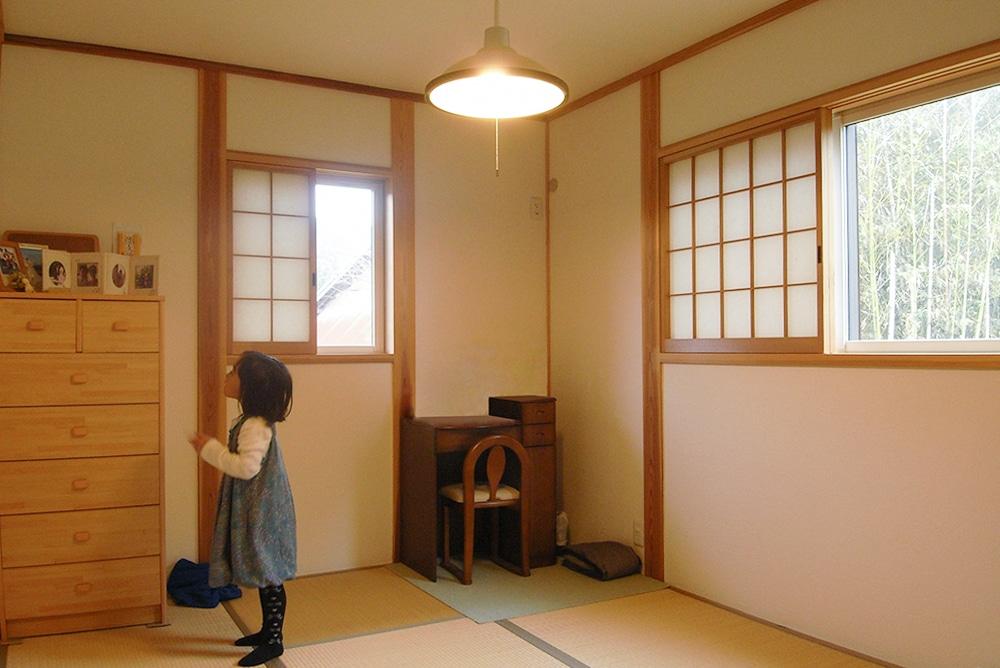 寝室は障子を使って