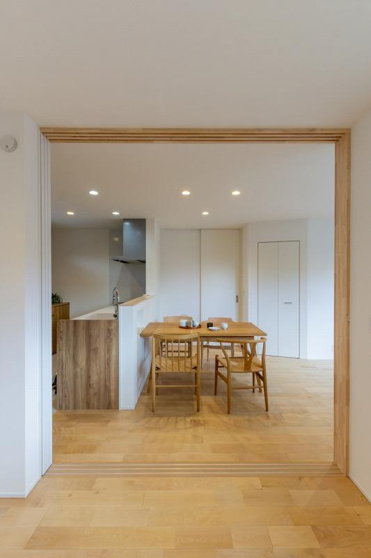 建具は引き込み式で広々！個室もリビングの一部です。