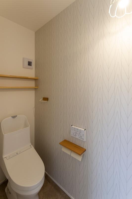 ２階のトイレは北欧風