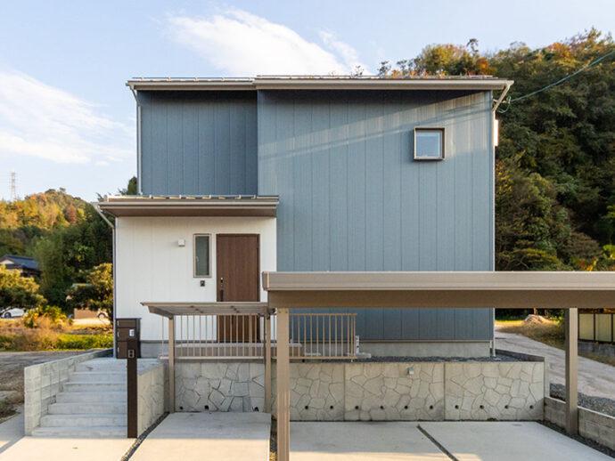 O様邸249施工例の外観のトップ写真。新築・注文住宅・リフォーム・リノベーションなら鳥取県米子市の地域密着工務店、小田原工務店にお任せください。