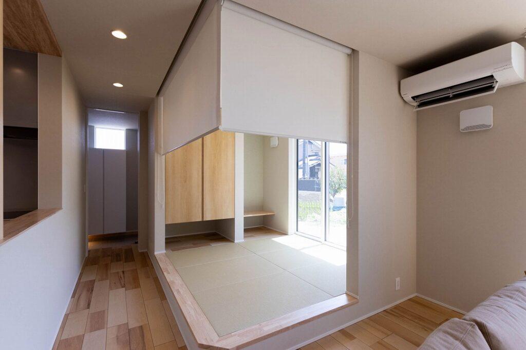 くつろぎの畳スペースは仕切りカーテンで個室にも変身!