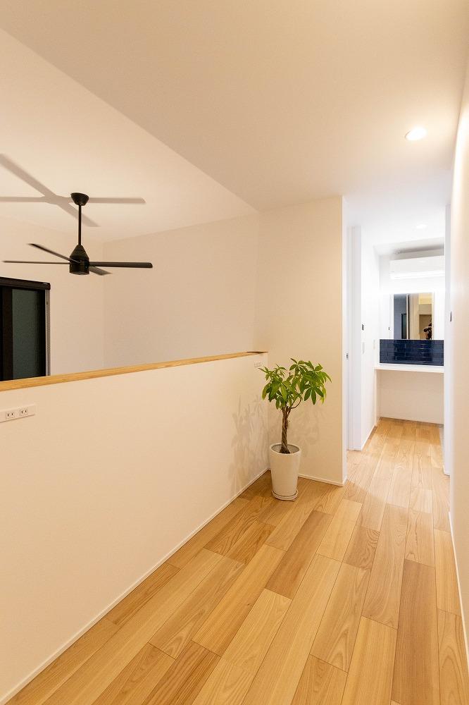 2階吹き抜け上の空間。ここに洗濯物を干すことも可能です!